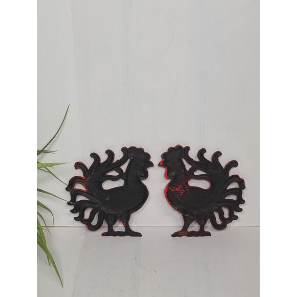 Vintage Cast Iron Rooster Wall Hangings, Red Farmhouse Decor - Picture 4 of 4